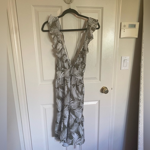 Deep V Neck Leafy Ruffle Dress - Picture 6 of 9